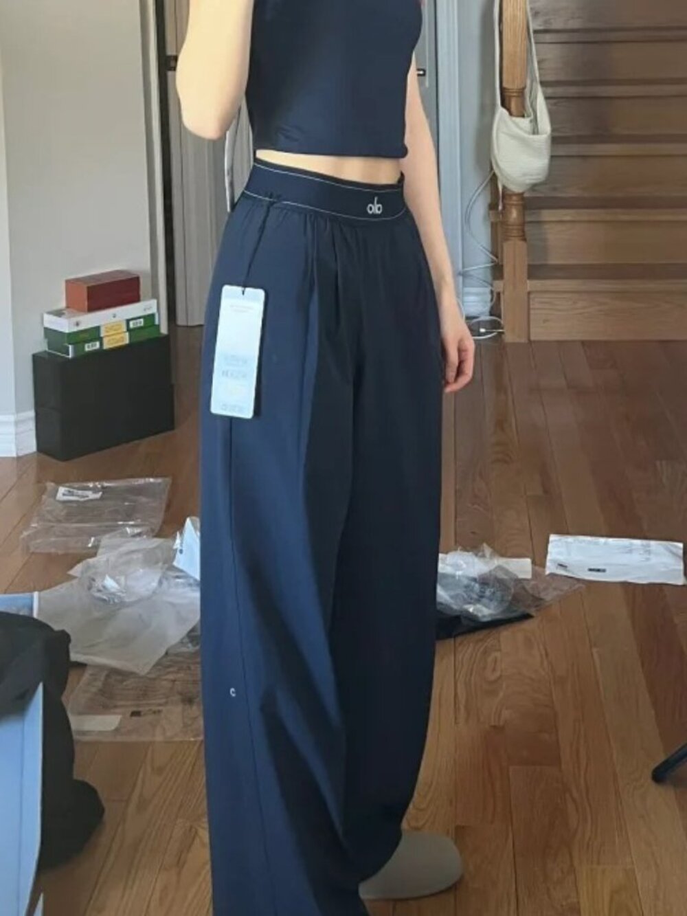 👜 NWT Alo Yoga Suit Up Trouser Navy ✨ Relaxed Wide Leg Pants Regular length - Picture 6 of 9